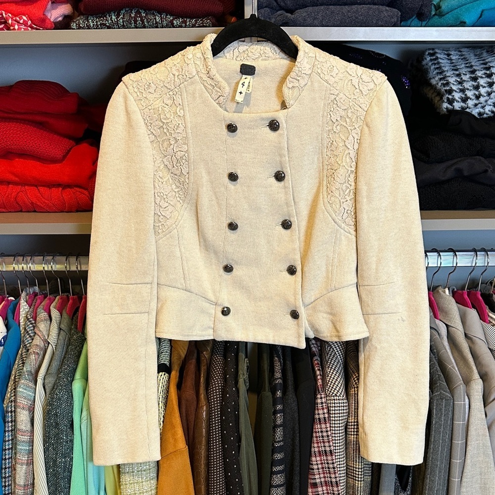 We The Free cream long sleeve cropped lace detail military style jacket size 4